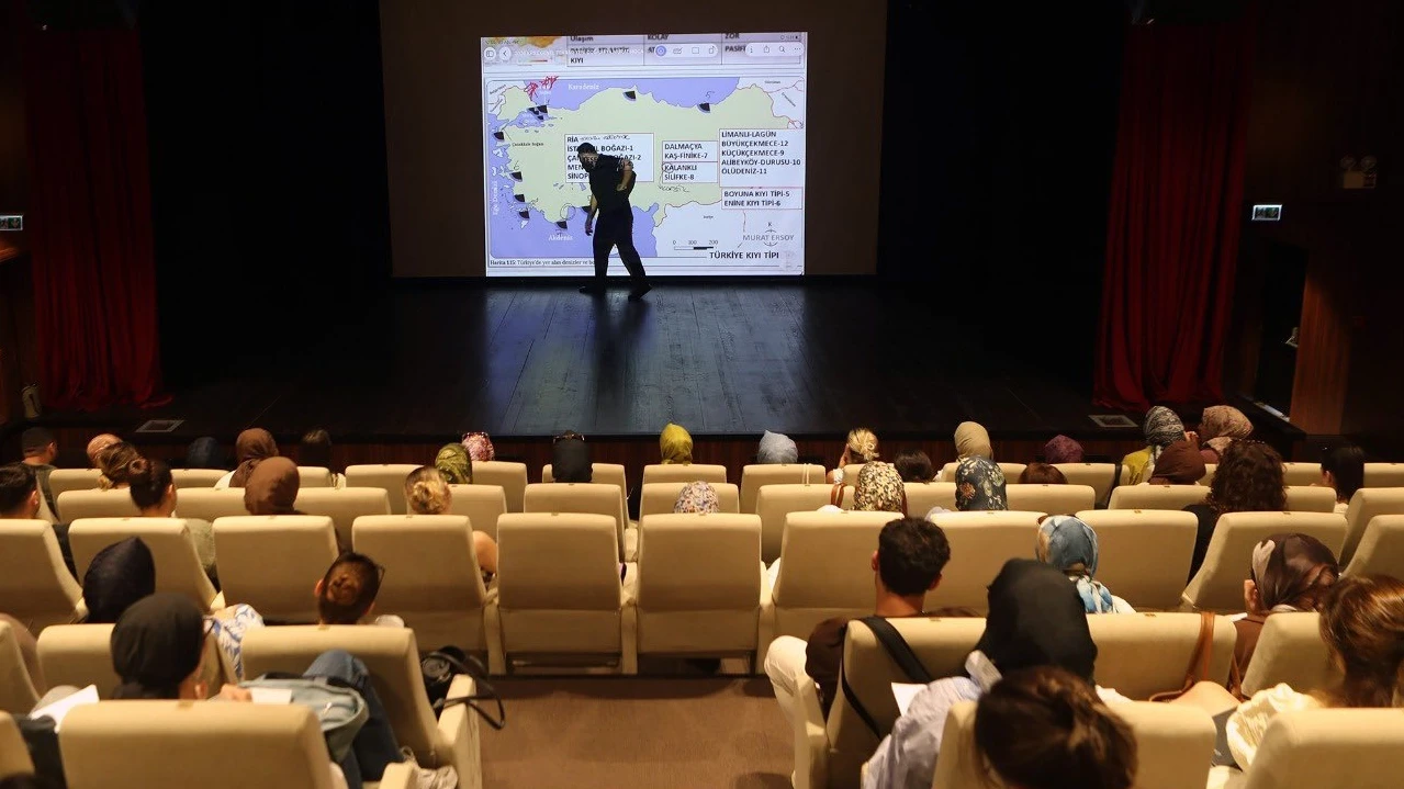 Sakarya'da KPSS adayları Büyükşehir'le bilgileri tazeledi
