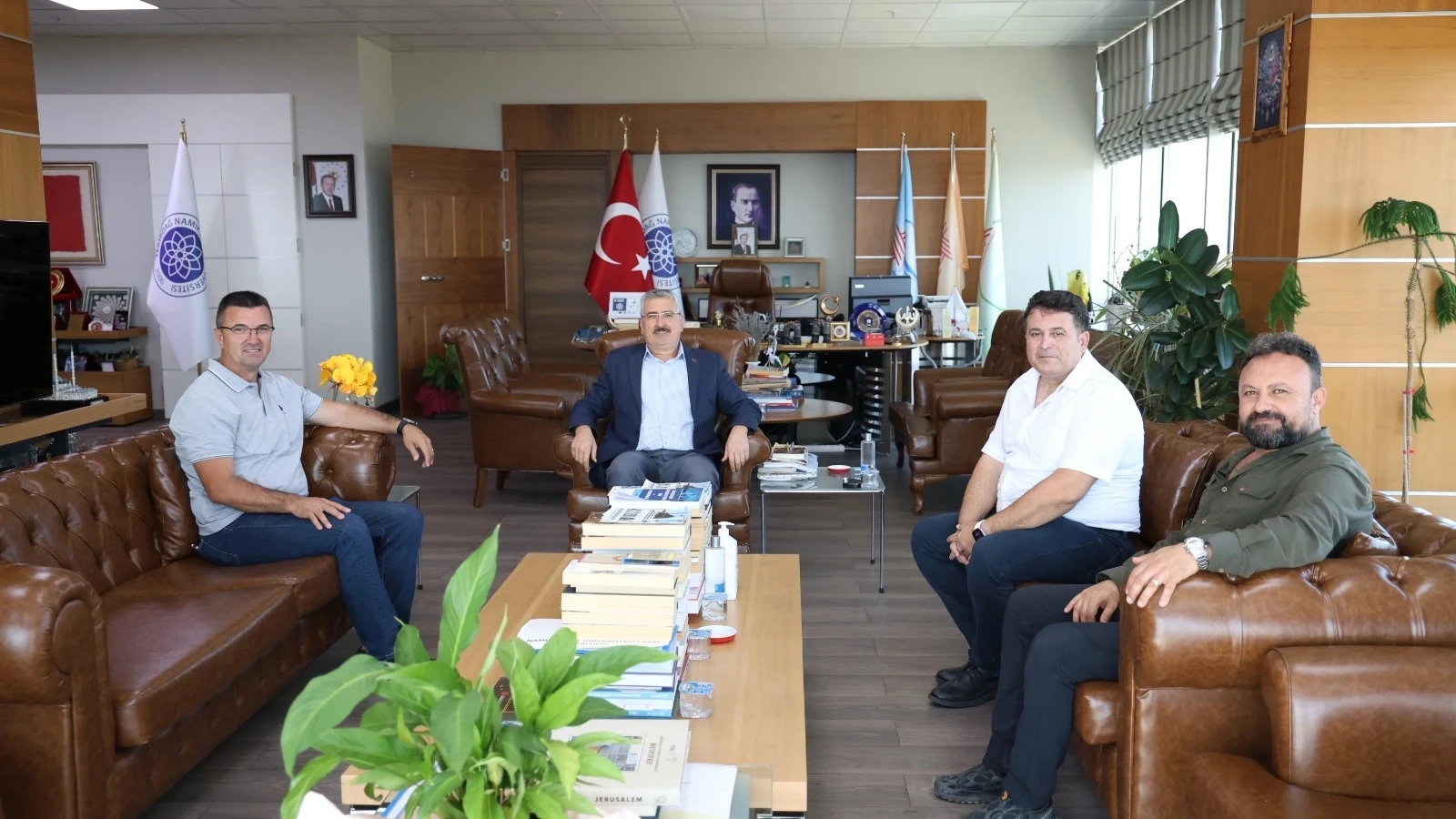 Edirne Gazeteciler Derneği’nden Rektör Mümin Şahin’e ziyaret