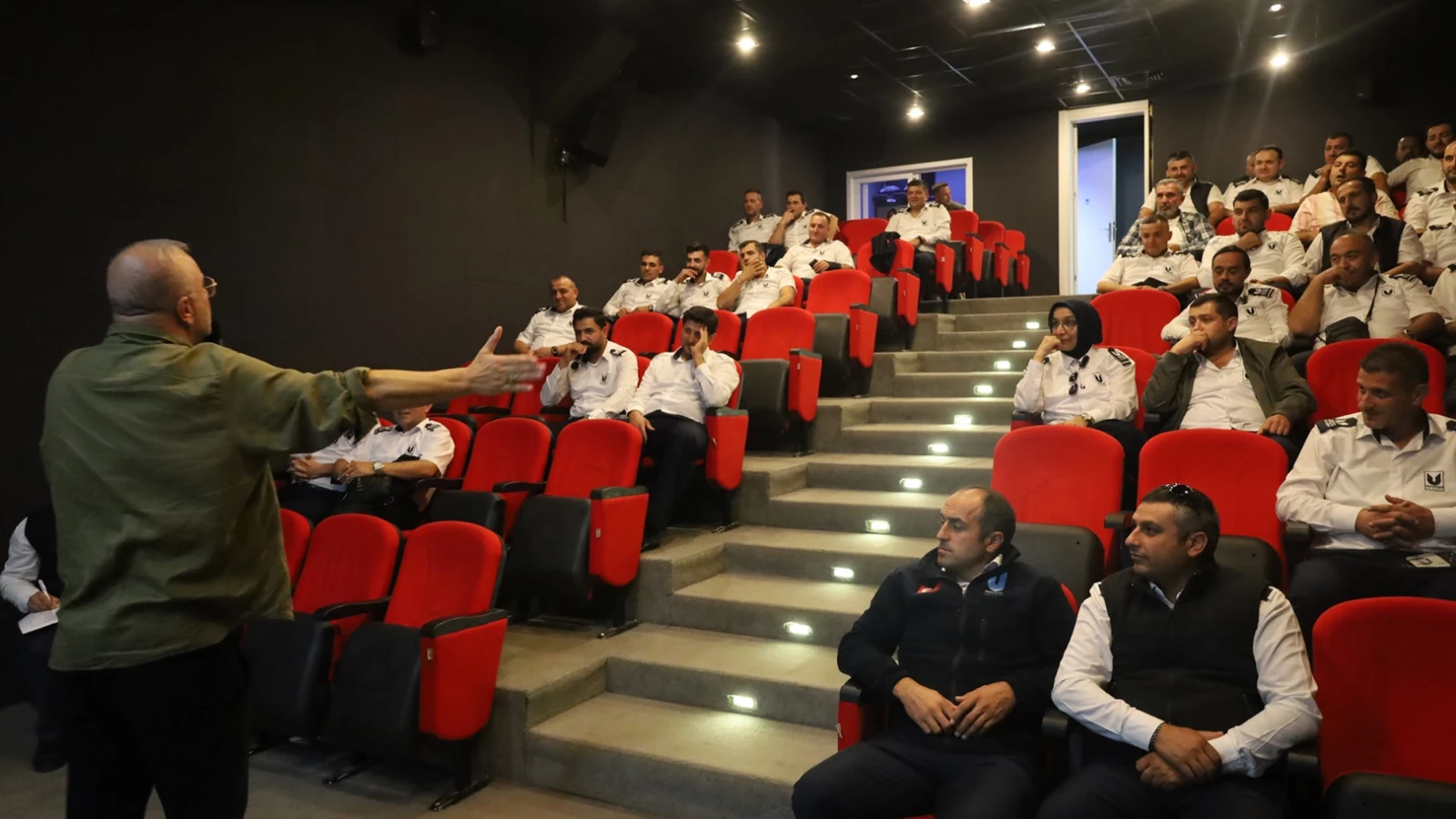 Sakarya Büyükşehir’den otobüs şoförlerine empati ve sorumluluk eğitimi