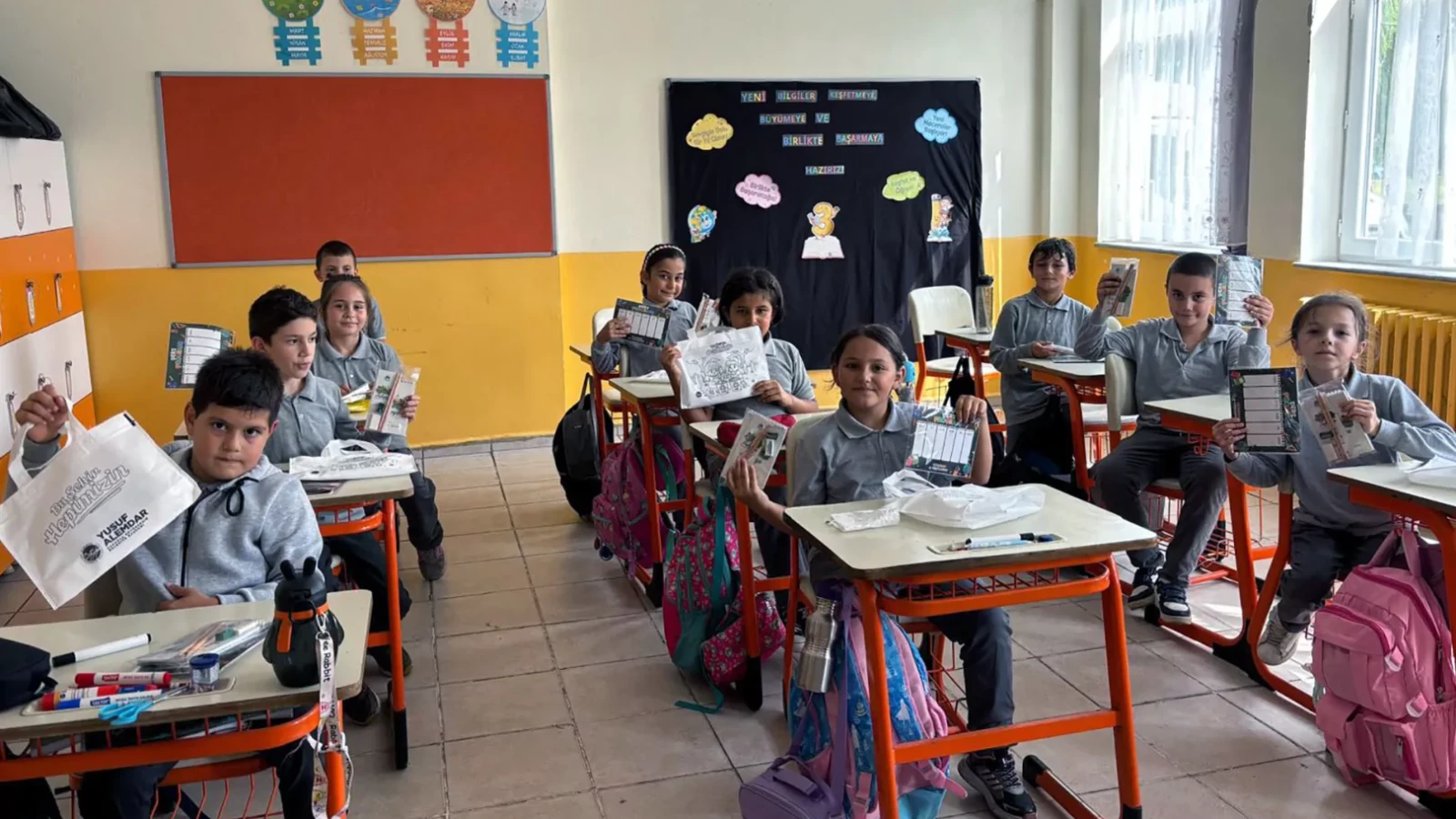Sakarya Büyükşehir kırsaldaki öğrencilerin okul heyecanına ortak oldu