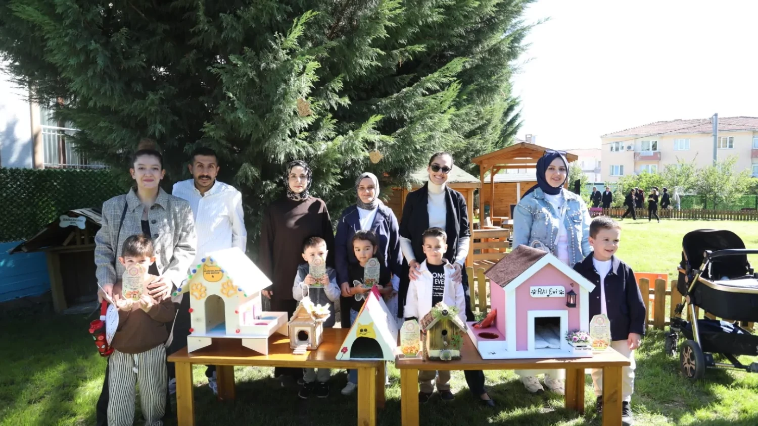Bursa İnegöl’de çocuklardan sokak hayvanlarına 190 yuva