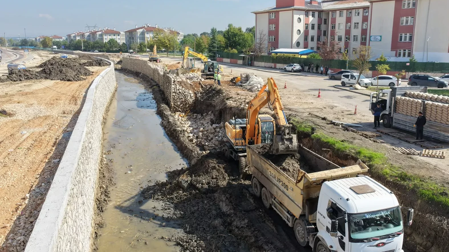 Bursa Büyükşehir'den Nilüfer'de kapsamlı dere ıslahı