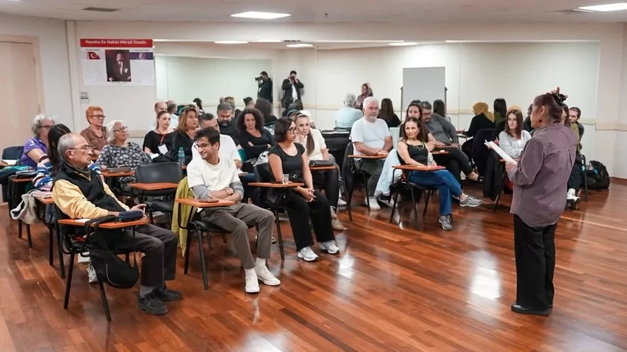 İstanbul Maltepe'de tiyatro sanatının farklı yönleri ele alındı