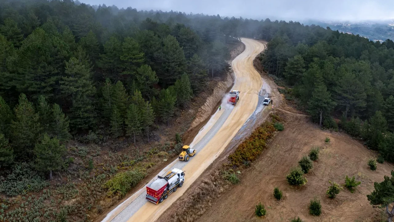 Manisa Demirci Söğütçük’te 11 kilometrelik yol için çalışma başladı