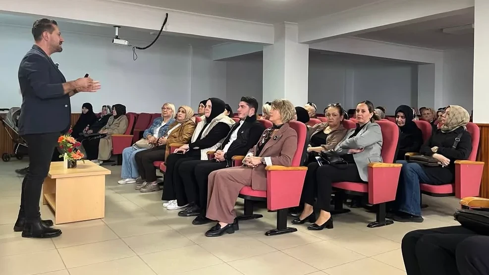 Mudanya’da AK Partili kadınlardan bağımlılıkla mücadele farkındalığı