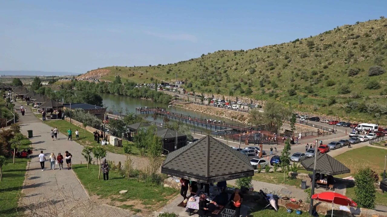 Kayseri Talas'ta tesislerin mesai saati değişti