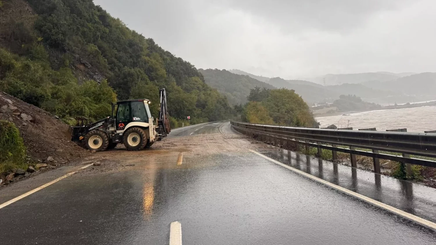 Zonguldak’ta sağanak: Bini aşkın personel sahada