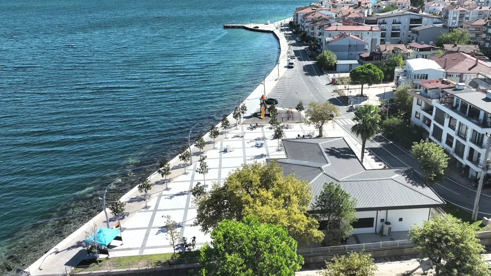 Kocaeli'de Gölcük Ulaşlı sahili yeni görünümüne kavuştu