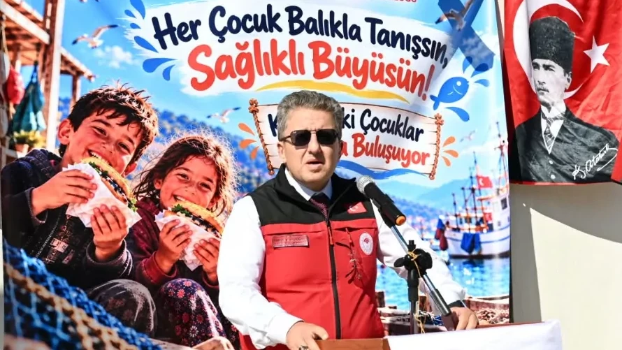 İzmir Menderes'te çocuklar balık ve kitapla buluştu