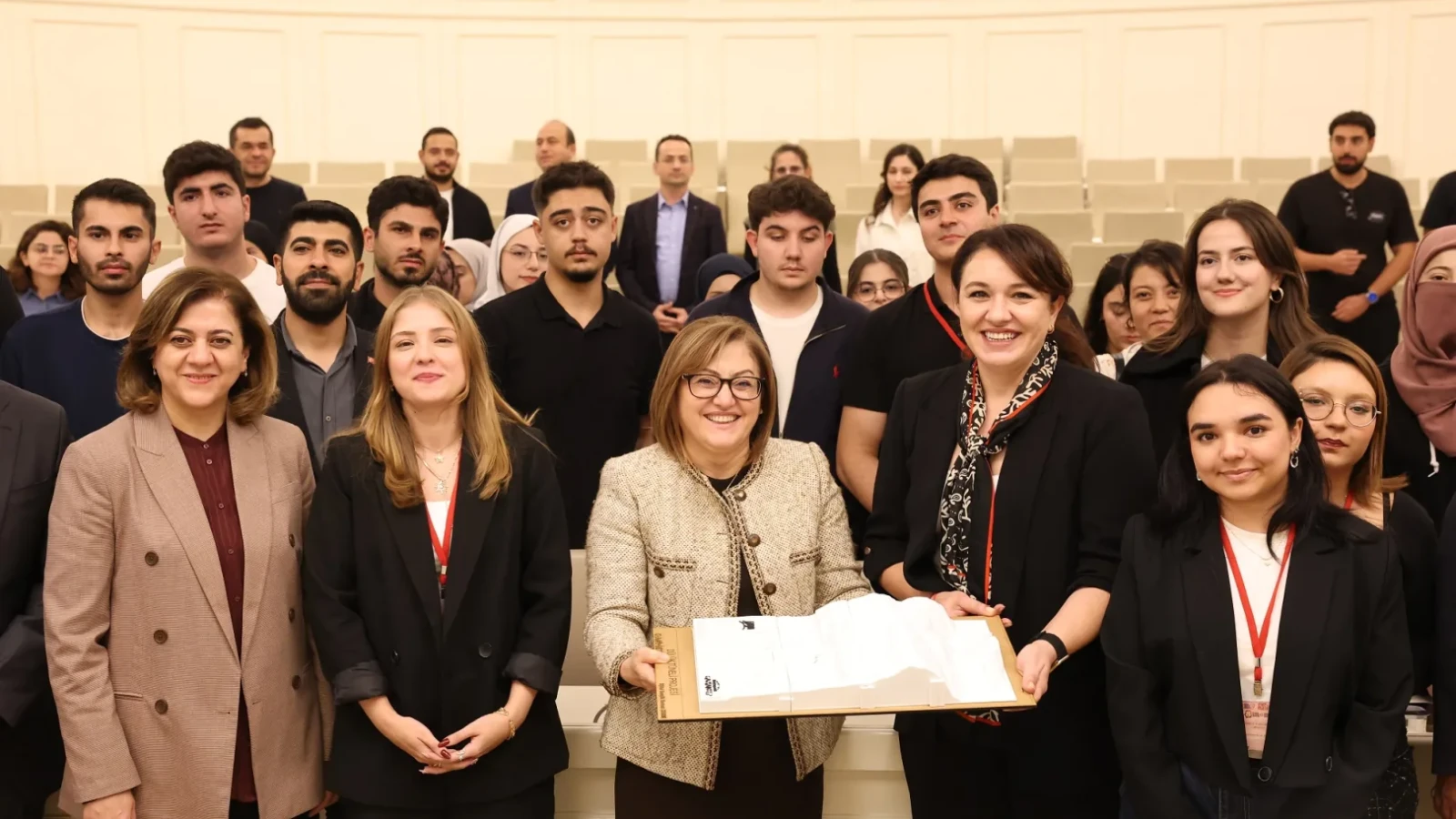 Başkan Şahin’den mimar adaylarına: Kendinizi dünyaya hazırlayın