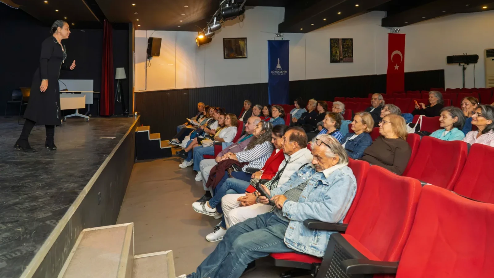 İzmir’de 3. Yaş Üniversitesi’nde son dönem heyecanı