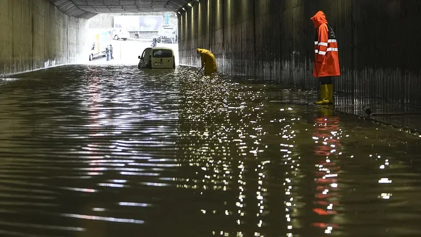 İstanbul Sel Felaketinde Can Kaybı 5’e Yükseldi: Haliç’te Cansız Beden Bulundu