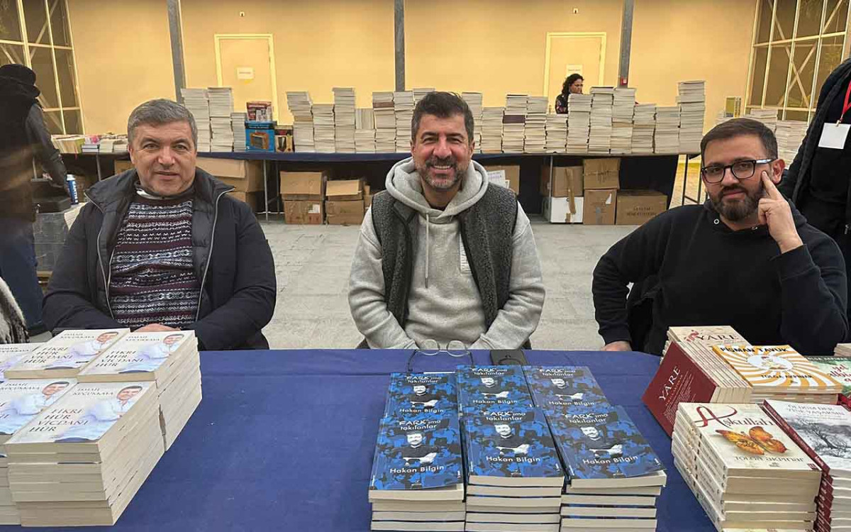 Tolga Akpınar Amsterdam'da Okurlarıyla Buluştu