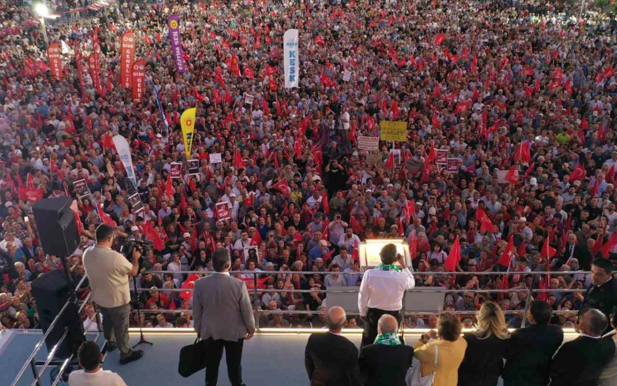 Özgür Özel:''5'li çete Kırşehir'i sardı''