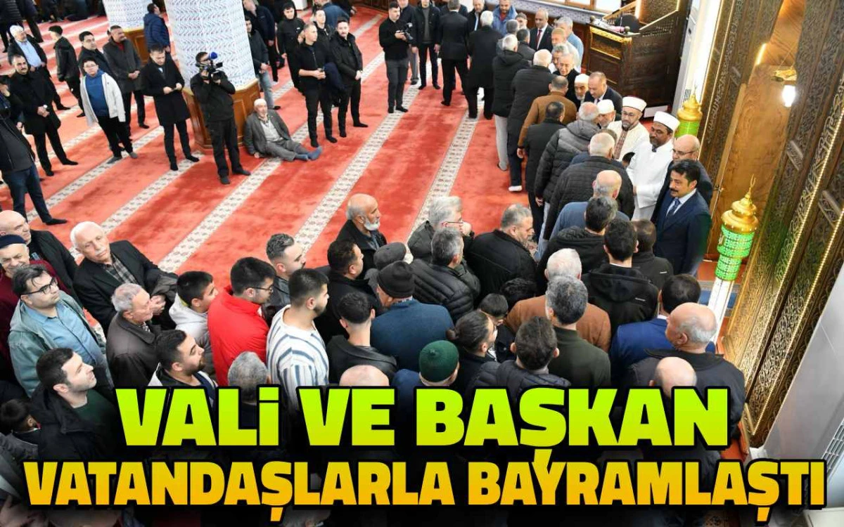 Kırşehir’de bayram coşkusu: Protokol vatandaşlarla bayramlaştı