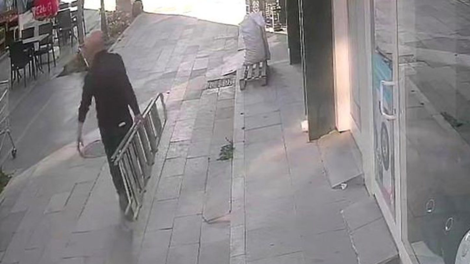 akbulut-064223