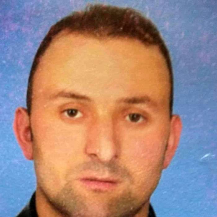 Kestiği ağacın altında kalan şahıs öldü
