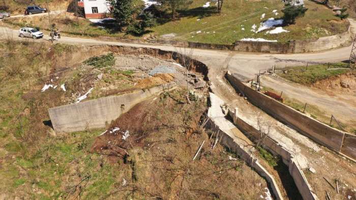 Ordu'da heyelan sonucu 3 ev hasar gördü