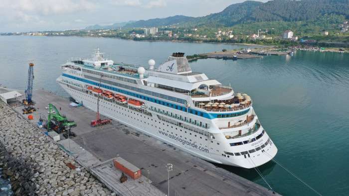 Ordu'ya demirleyen kruvaziyerler kentte turizmi hareketlendirdi