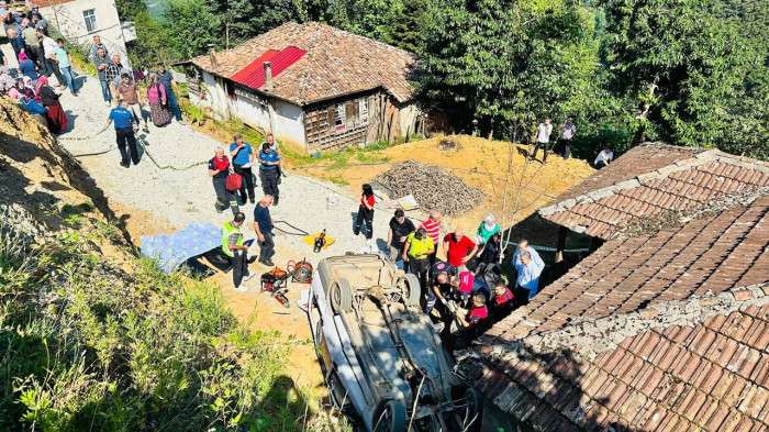 Ordu'da otomobilin şarampole devrildiği kazada 3 kişi öldü