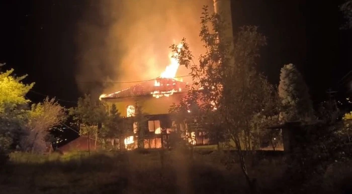 Ordu’da 58 yıllık cami yandı