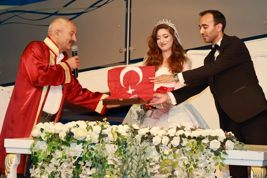 Sultan II Abdülhamid Han’ın torununun nikahını Başkan Büyükgöz kıydı