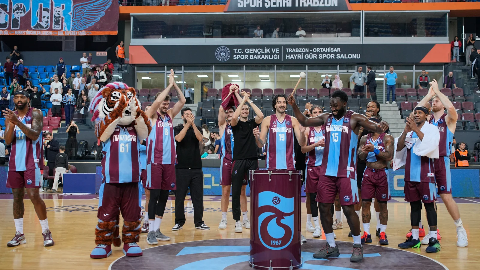 Trabzonspor Basketbol Parkede Fırtına Gibi Esti: Sabah BC’yi 100 Sayıyla Geçti!