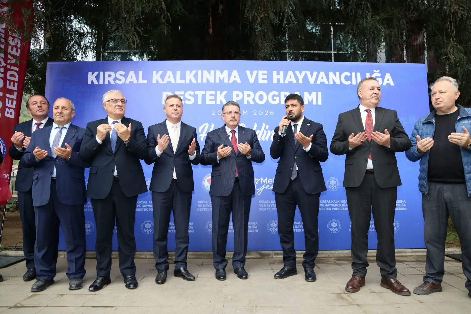 trabzon-buyuksehirden-mackada-ureticiye-yuzde-90-hibe-destegi-180-koyun-dagitildi-1-031427