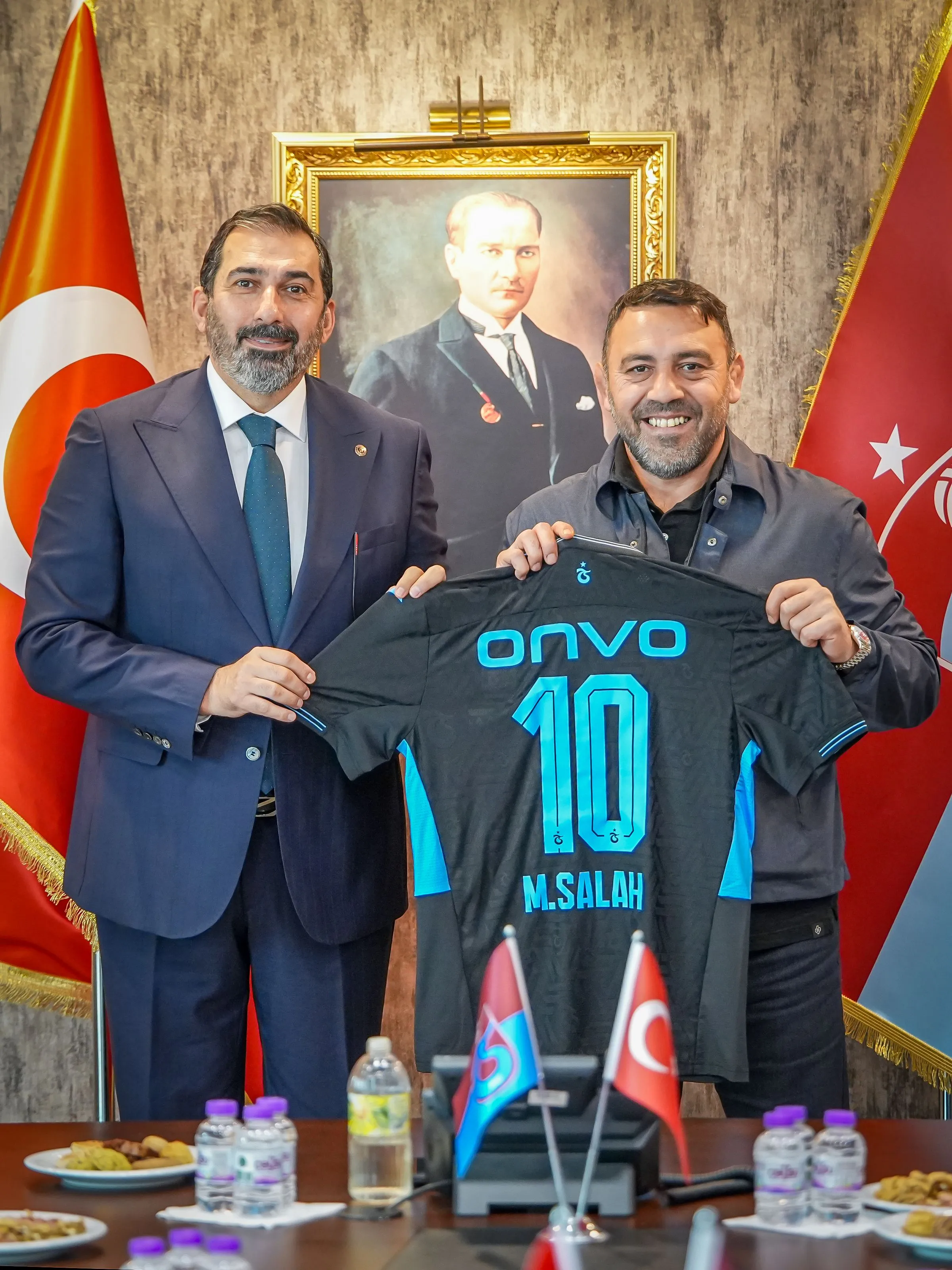 bakan-yardimcisi-hamza-yerlikayadan-trabzonspora-ziyaret-2-043249