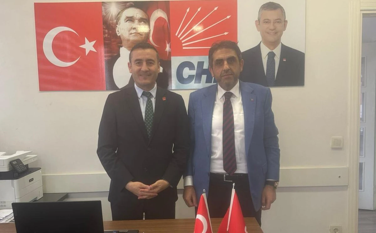 Erhan Vergili’den CHP Sarıyer İlçe Başkanı Mehmet Kubat’a ziyaret