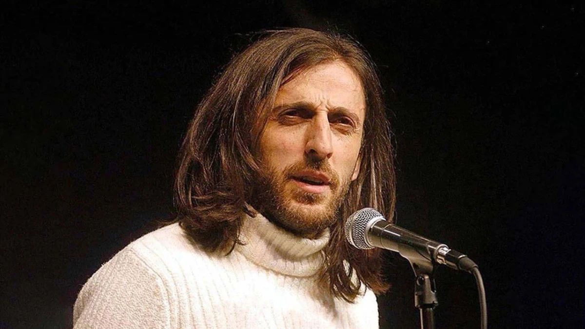 'Şair Ceketli Çocuk'suz 21 yıl: Kazım Koyuncu şarkılarıyla Harbiye’de