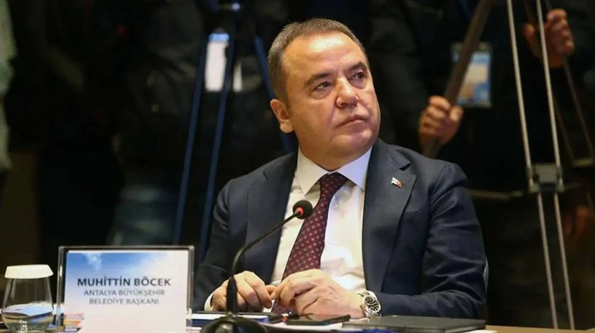 Görevden uzaklaştırılan Muhittin Böcek’in şoförleri tahliye oldu