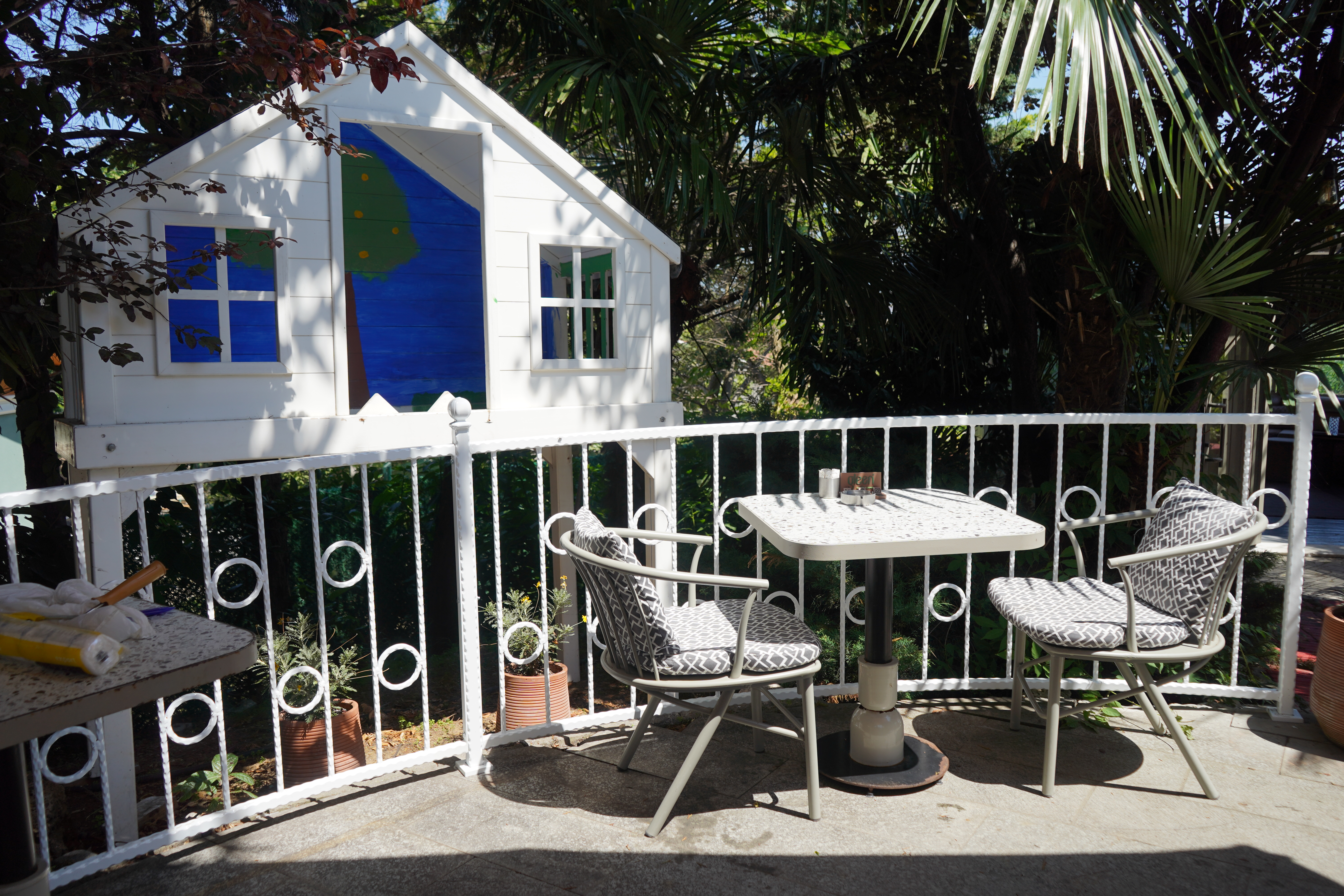 gleen-lounge-1-102212