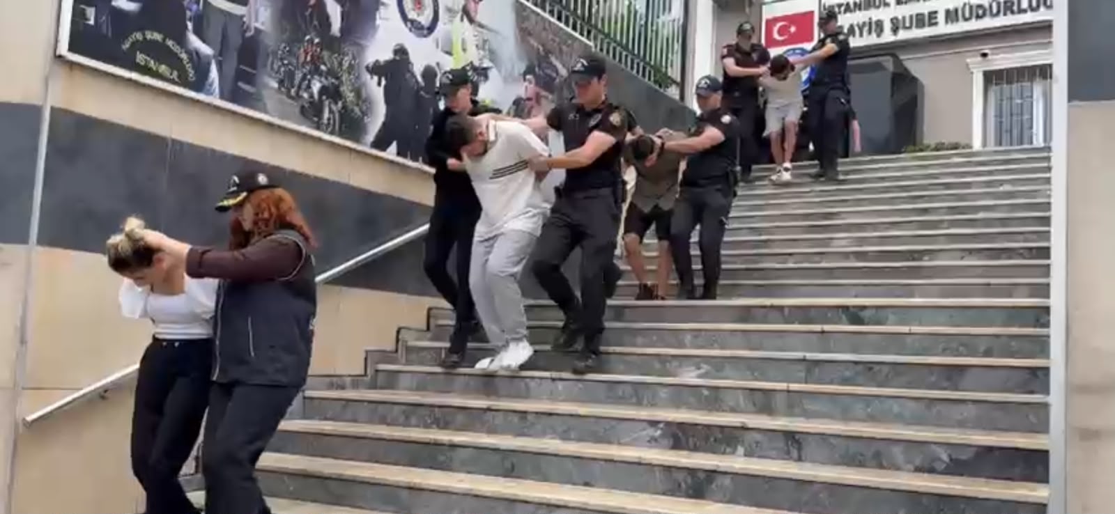 son-dakika-sapkalilar-cetesinden-blok-3e-suikast-plani-telefonda-blok-grubu-kurup-anlik-konumunu-paylasmislar-1785145580005-032035