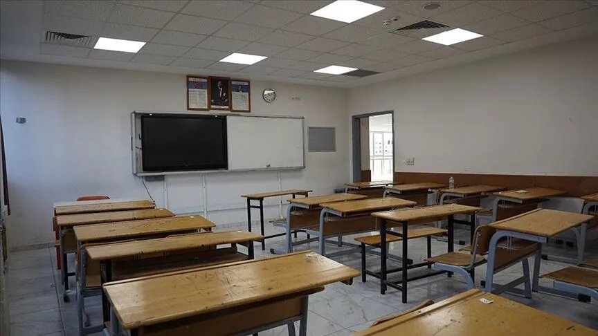 canta-aramasi-veli-gorusmeleri-kayit-devamsizlik-okul-yonetmeliginde-kapsamli-degisik-1805688202607280850202607280850011-103432