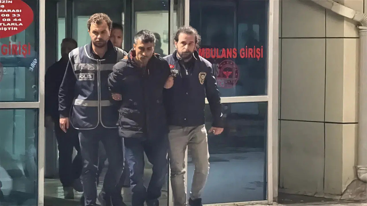 3sij-sivastaki-cinayette-dna-eslesmesi-kemikler-babaya-ait-cikti-054359
