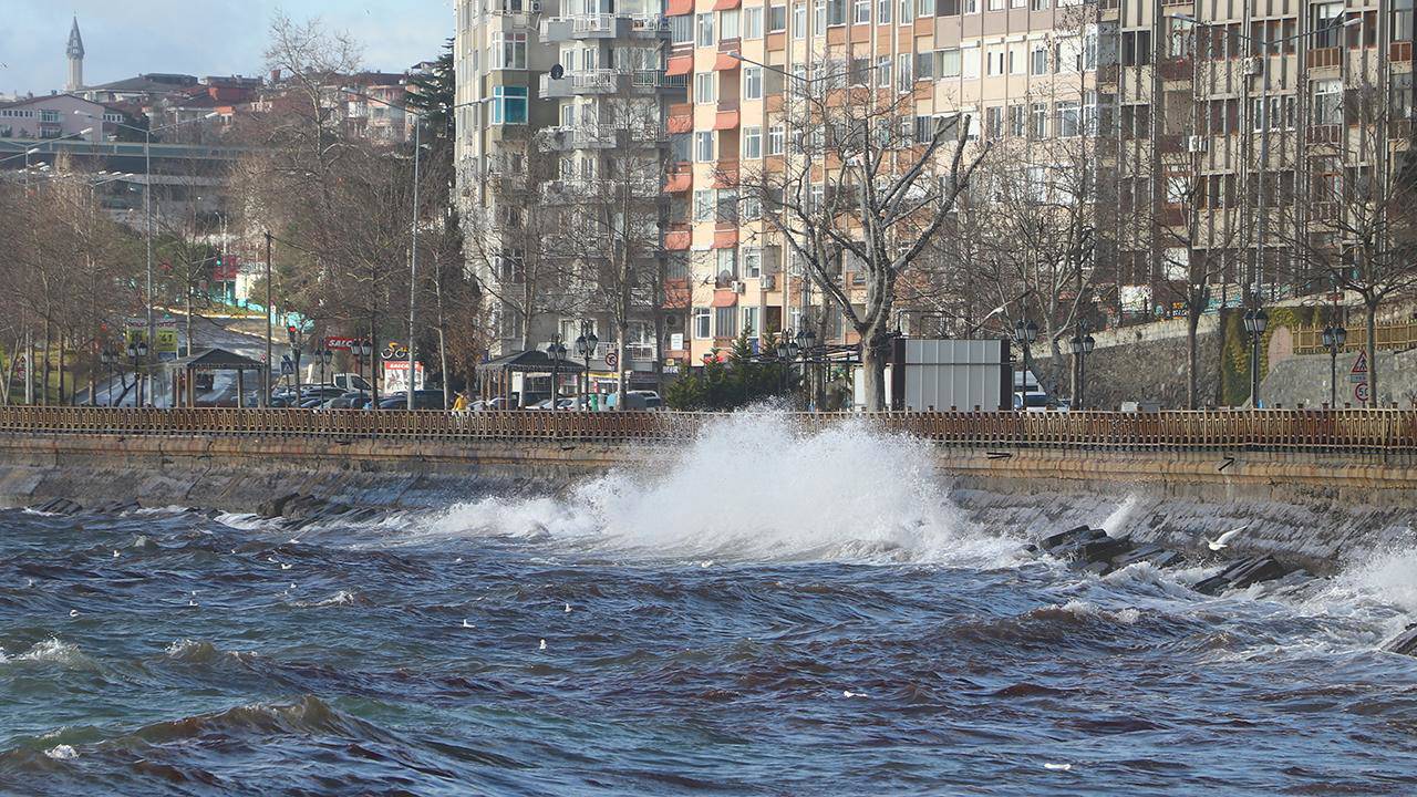 Meteoroloji Uyardı: İstanbul dahil 8 il için fırtına uyarısı