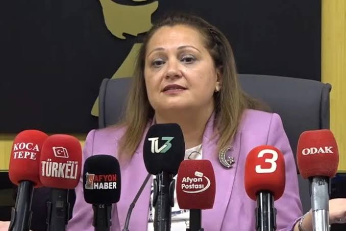 burcu-koksal-044827