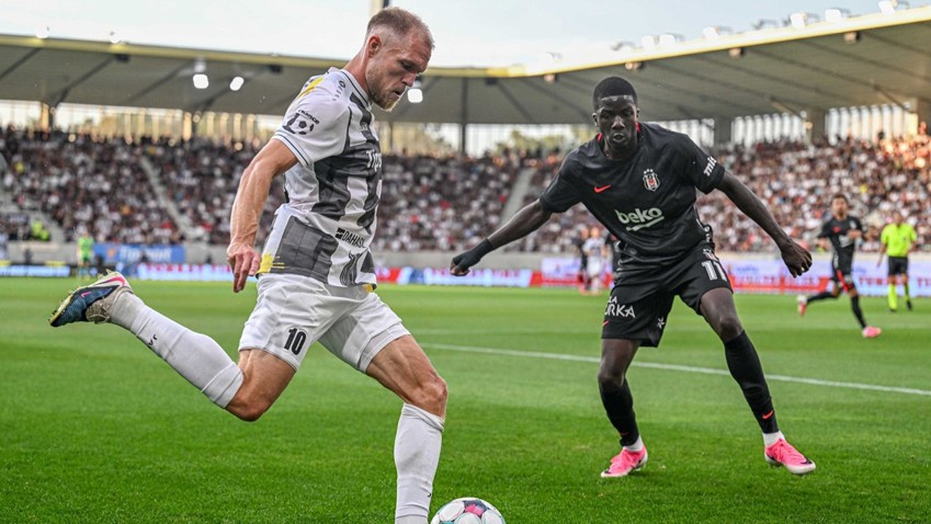 Beşiktaş, Hradec Kralove deplasmanında güldü! 10 kişiyle kazandı