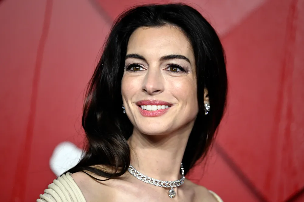 Anne Hathaway’den 'sahte hamilelik' iddialarına esprili yanıt