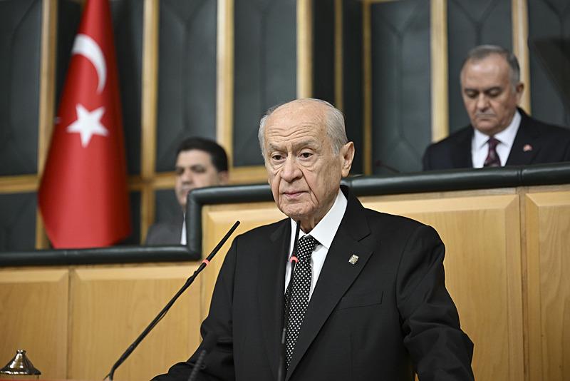 mhp-lideri-devlet-bahceli-munbici-isaret-etti-ypg-yok-olana-kadar-sahadayiz-esada-uyari-chp-ve-deme-tepki-saht-1733220846407-011523