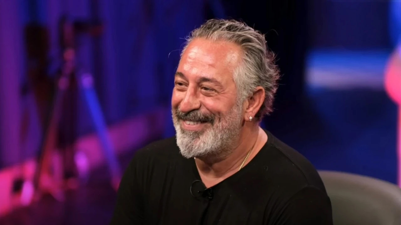 Cem Yılmaz cenaze töreninde görüldü! Yeni imajı olay oldu
