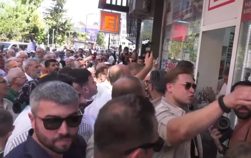 ozgur-ozel-karadeniz-ziyaretlerine-basladi-ilk-durak-trabzon-022630