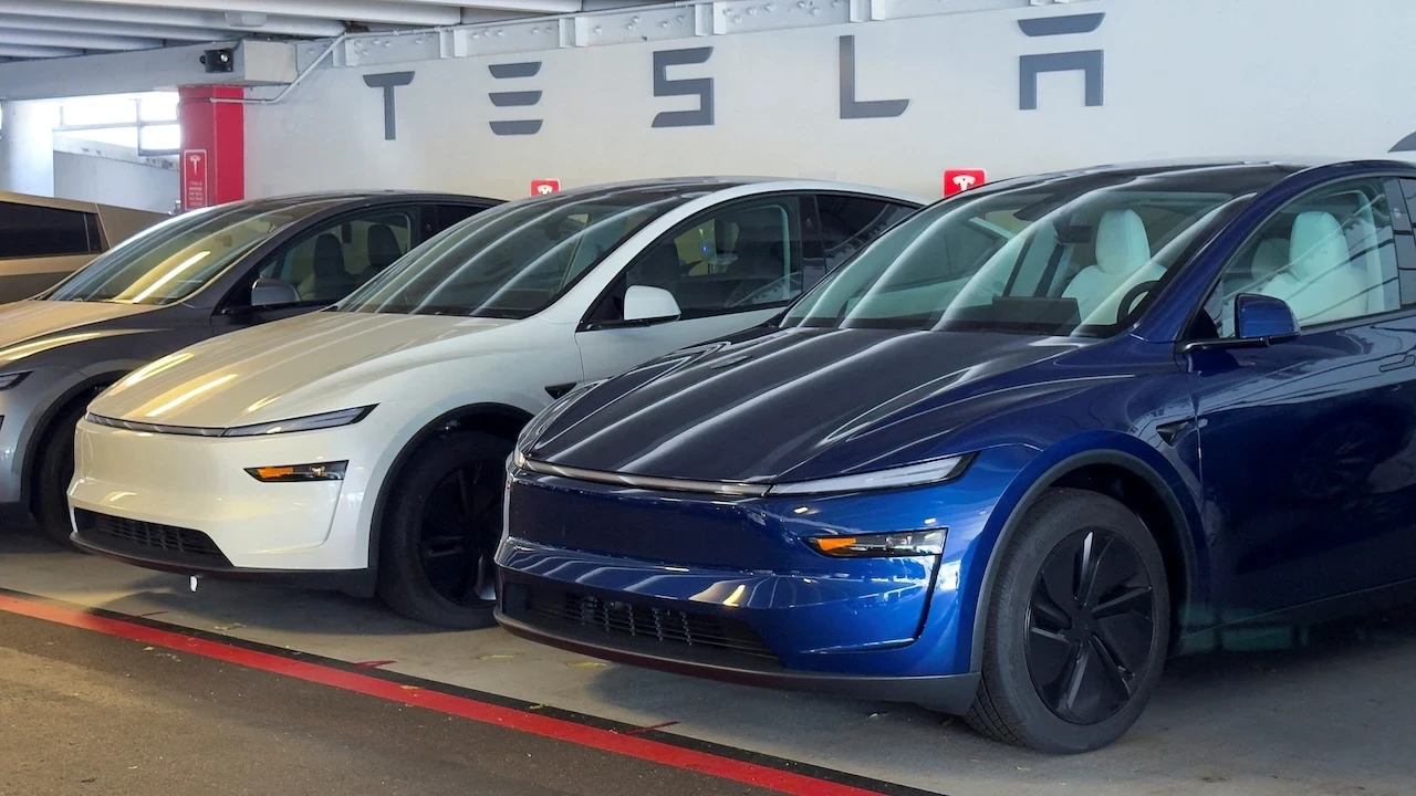 tesla-2-milyon-aracini-geri-cagiriyor-fjtv-050131