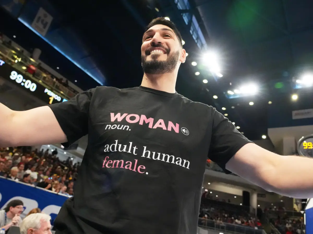 kanter-woman-lig-115654