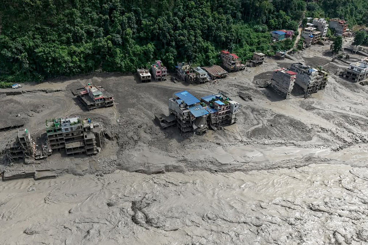 nepalde-siddetli-sel-felaketi-cok-sayida-olu-var-390-kisiden-haber-alinamiyor-1811742202608261443202608261443045-051333