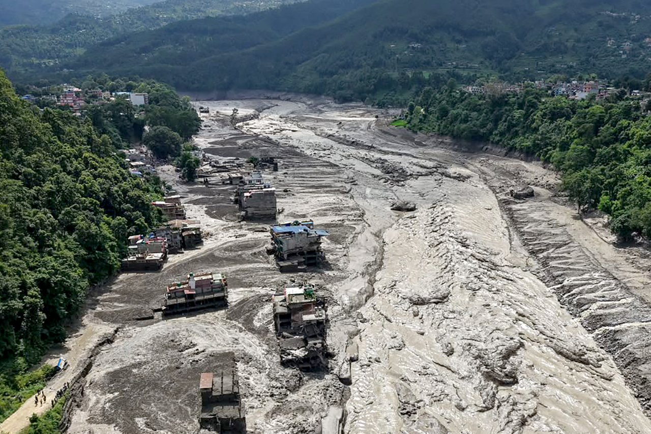 nepalde-siddetli-sel-felaketi-cok-sayida-olu-var-390-kisiden-haber-alinamiyor-1811742202608261443202608261443056-051333