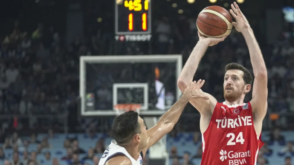 Milli basketbolcu Ercan Osmani ameliyat oldu