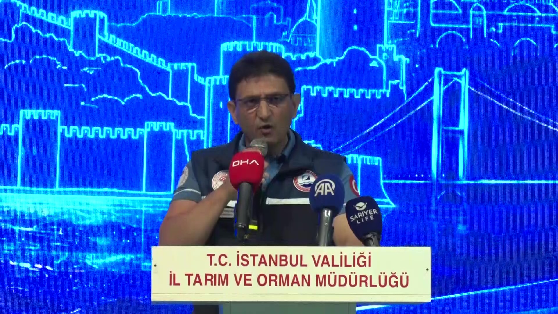 aw77872305-111328