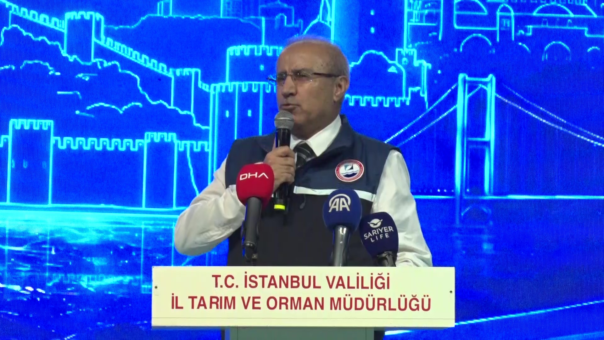 aw77872306-111327
